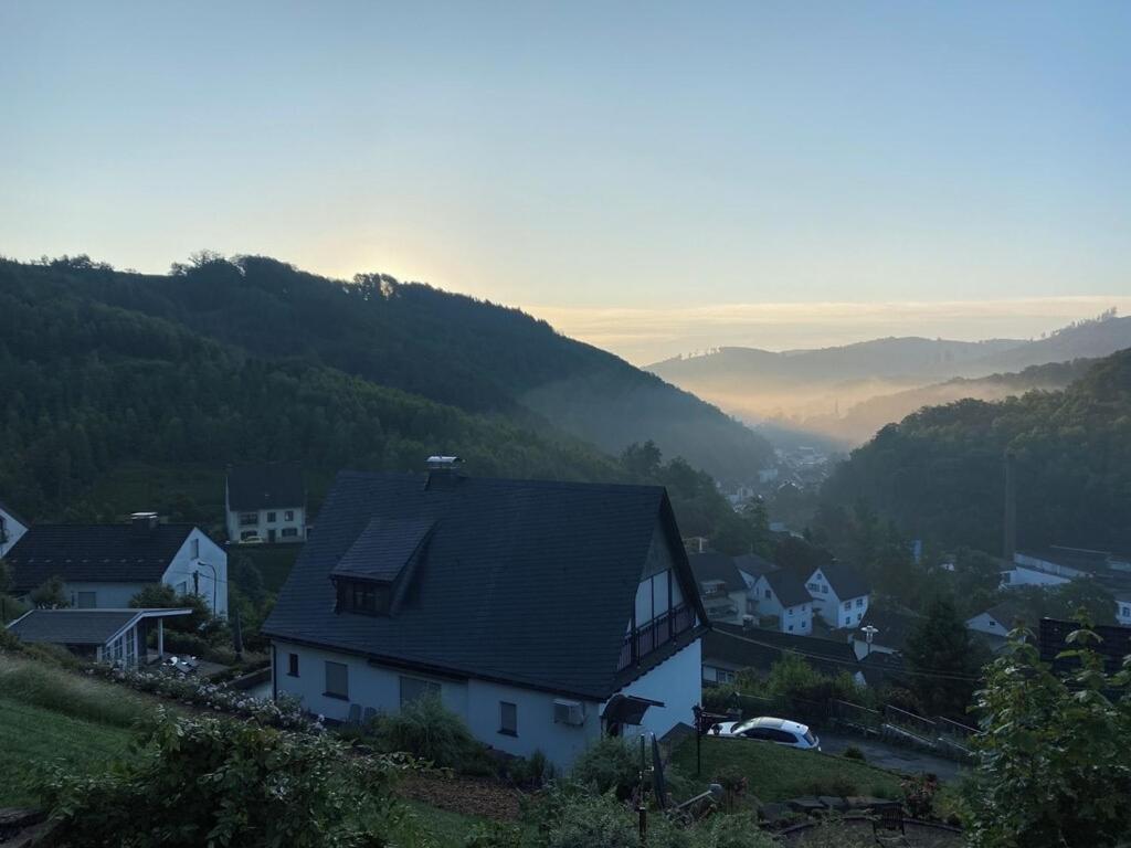 Ganze Ferienwohnung In Idyllischer Umgebung Werdohl Exterior foto